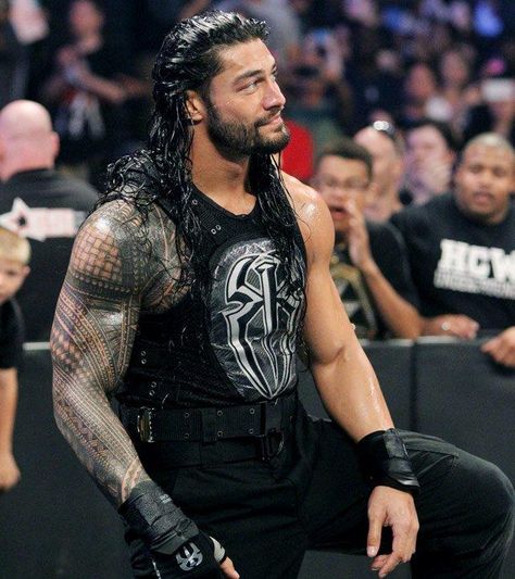 Reign Outfits, Roman Reigns Shirtless, Roman Reigns Wwe Champion, Joe Anoaʻi, Wwe Superstar Roman Reigns, Eva Marie, Wwe Roman Reigns, Dean Ambrose, Seth Rollins