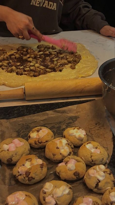 Halloween Baking Aesthetic, Baking Cookies Aesthetic, Fall Baking Aesthetic, Friends Cookies, Baking Friends, Aesthetic Baking, Fall Moodboard, Autumn Baking, Baking Aesthetic