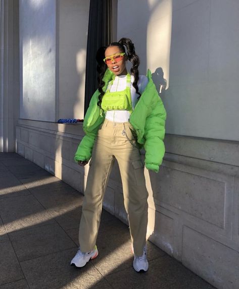 Glow Outfits, Street Style Edgy, Aesthetic Fits, Black Women Fashion, New Fashion Trends, Mode Fashion, Barbie Fashion, Neon Green, Hat Fashion