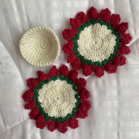 the perfect gift for all the coffee/tea lovers out there, drink with style with those beautiful rose bouquet coasters 🌹❤️ #crochet #crochetlove #crochetersofinstagram #crochetinspiration #crochettotebag #crochettotebags #abudhabi #abudhabibusiness #abudhabicrochet #abudhabicrochetcraft #crochetbusiness #crochetbusinessowner #crochetlover #crochetbag #crochetersofinstagram #crochetkeychain #keychain #abudhabi #handmade #summer #summercrochet #summerfits #coaster #tea #coffee #crochetcoaster ... Beautiful Roses Bouquet, Coasters Crochet, Crochet Business, Crochet Tote Bag, Crochet Lovers, Crochet Keychain, Tea Lovers, Crochet Coasters, Summer Crochet