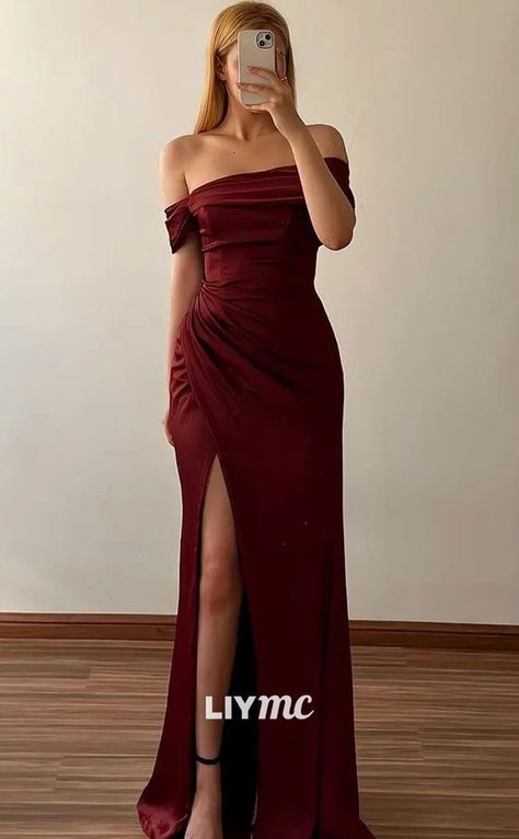 Long Wine Red Dress, Red Off The Shoulder Prom Dress, Dark Red Dresses Classy, Dark Red Dress Long Elegant, Long Dark Red Dress, Wine Long Dress, Prom Dresses Dark Red, Clothes Feminine, Dark Red Prom Dress