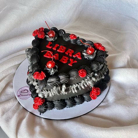 Libra baby cake black vintage cake Libra Baby Cake, Libra Cake Ideas, Libra Birthday Cake, Libra Cake, Libra Birthday, Libra Season, Custom Birthday Cakes, Astrology Libra, Cake Inspo