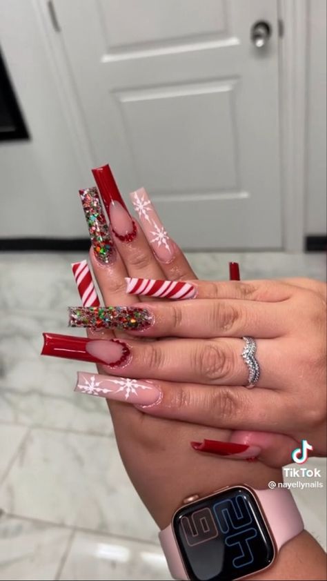 Exotic Christmas Nails, Christmas Nails Black Women, Red And Pink Christmas Nails, Red Sparkly Christmas Nails, Christmas Nails Long, Long Christmas Nails, Christmas Acrylic Nails, Acrylic Nail Designs Coffin, Girly Acrylic Nails