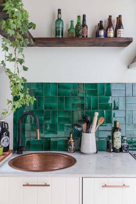 Dapur Rustic, Model Dapur, Green Tiles, Rustic Home Interiors, Season Decor, Kitchen Decor Ideas, Rustic Kitchen Design, Kitchen Design Trends, Kitchen Farmhouse