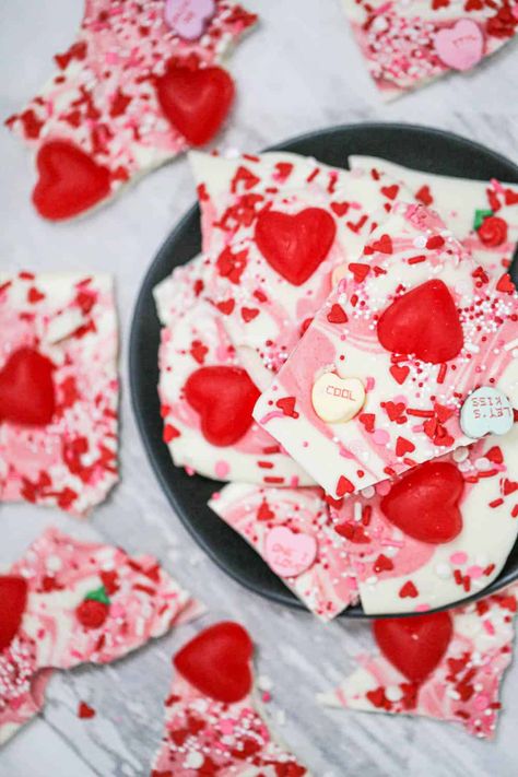 Easy Valentine Chocolate Bark - This sweet and easy Valentine Chocolate Bark is a great way to celebrate Valentine's Day for chocolate and candy lovers alike!  Don't forget the sprinkles!  These combinations are what really makes this chocolate candy so fun and festive!  We even added in lovely pink swirls! YAY! #chocolate #bark #valentinecandy #valentinesday #sweets #jellyhearts via @https://www.pinterest.com/BaknChocolaTess/ Chocolate Bark Valentines, Valentine’s Day Candy Bark, Valentines Chocolate Bark, Valentine Bark Candy, Valentine’s Day Chocolate Bark, Valentine’s Day Bark, Valentine’s Day Candy, Valentine Bark Recipe, Valentine Bark