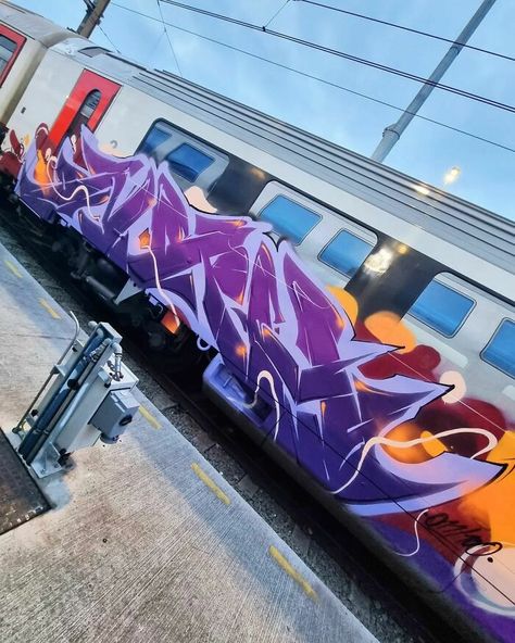 Graffiti On Train Graffiti On Trains, Train Graffiti, Graffiti Quotes, Graffiti Words, Mf Doom, Graffiti Murals, Graffiti Font, Street Graffiti, Street Art Graffiti