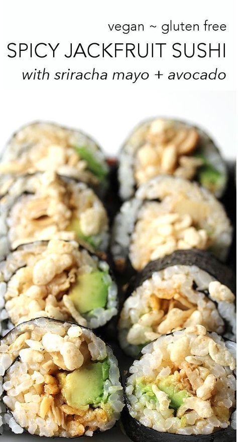 Vegan + Gluten Free SPICY JACKFRUIT SUSHI with sriracha mayo + avocado. Spicy Sushi, Sushi Vegan, Jackfruit Recipes, Vegan Sushi, Diner Recept, Sushi Recipes, Krispy Kreme, Vegan Appetizers, Mahi Mahi