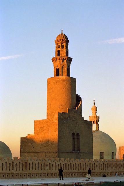 The Mosque of Ibn Tulun at sunset, Cairo | The oldest mosque… | Flickr Egyptian Mosque, Cairo Mosque, Ibn Tulun Mosque, Arabic Mosque, Cairo Photography, Mosque Drawing, Cairo Museum, Egypt Culture, Architecture Drawing Sketchbooks