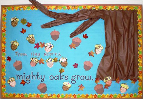 Fall/acorn bulletin board - the kids' faces are the acorns and then they decorate their acorn cap Acorn Bulletin Board, Rain Crafts, Display Boards For School, November Bulletin Boards, Thanksgiving Crafts For Toddlers, Daycare Themes, Prek Crafts, Classroom Boards, Fall Bulletin Boards