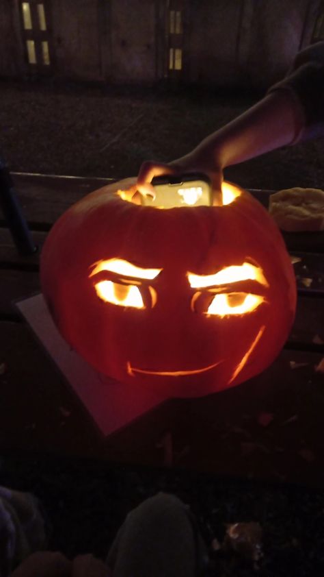 Roblox Pumpkin, Roblox Man Face, Calabaza Halloween, Pumpkin Carve, Amazing Pumpkin Carving, Pumpkin Man, Girls Thanksgiving, Man Face, Pumpkin Ideas