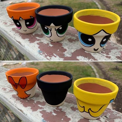 Fleur Harry Potter, Garden Trinkets, Diy Pottery Painting, Flower Pot Art, Painted Pots Diy, Painted Plant Pots, Flower Pot Design, Painted Clay Pots, Flower Pot Crafts