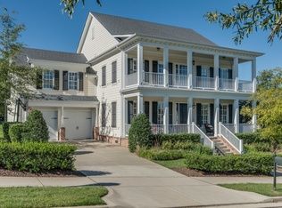 Stacked Porches, House Design Pictures, Outdoor Living Design, Resort Style Pool, Hacienda Style, Traditional Exterior, Hamptons House, Franklin Tn, Backyard Living