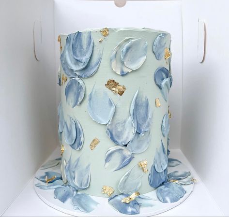 Tall Blue Cake, Ffa Cake, Birthday Cake Ideas For Adults Women, Textured Cakes, Abstract Cake, Simple Baby Shower Cake, Summer Birthday Cake, Green Birthday Cakes, Floral Cake Design