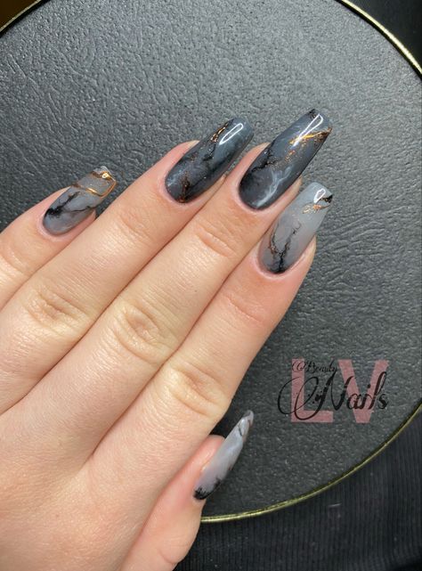 Marble Nails Grey, Gray Marble Nail Designs, Grey Marble Nail Designs, Dark Red Marble Nails, Winter Marble Nails, Dark Gray Nails Design, Nail Designs With Marble, Dark Marble Nails, Dark Grey Nail Ideas