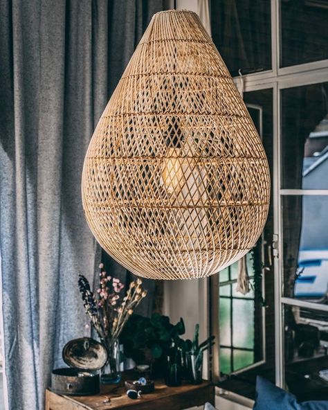 Rattan Lampe Drop handgeflochtenes Rattan Deckenleuchte | Etsy Interior Inspiration Board, Rattan Lampe, Shabby Chic Tray, Natural Lamps, Rattan Lamp, Rattan Pendant Light, Cozy Room Decor, White Ceiling, Ceiling Canopy