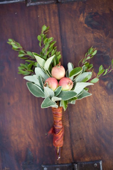 Herb Boutonniere -as someone who loves herbs both to look at, for culinary purposes but also how they look I love this idea 2015 Wedding Trends, Herb Wedding, Button Holes Wedding, Floral Trends, Boutonniere Wedding, Deco Floral, Arte Floral, Groom And Groomsmen, Beautiful Bouquet