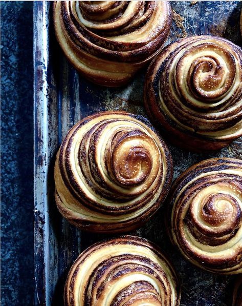 Nutella Buns, Nutella Brioche, Nutella Recipes Easy, Swirl Bread, Brioche Recipe, Nutella Spread, Swirled Bread, Buns Recipe, Nutella Recipes