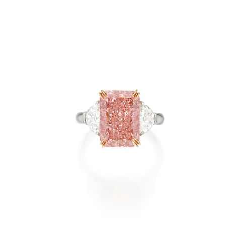 ring ||| sotheby's n09694lot9mdvsen Colored Diamond Engagement Rings, Jewellery Wishlist, Fancy Diamond Ring, Magnificent Jewels, Glamorous Jewelry, Pink Diamond Ring, Jewelry Design Drawing, International Jewelry, Morganite Engagement Ring