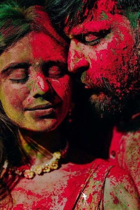 Here is a list of handpicked happy Holi images curated by us, just for you. Scroll through these trending Holi pics for inspo! Holi Romantic Couple Pic, Happy Holi Couple Pic, Indian Couple Holi Aesthetic, Holi Couple Pic, Holi Couple, Holi Colours Images, Holi Shoot, Holi Pic, Holi Photography