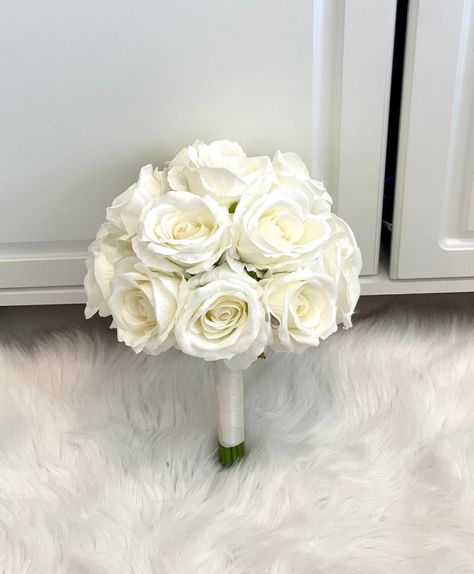 White Rose Bridesmaid Bouquet, 1 Rose Bouquet, Cream Rose Bouquet, Cream Bridal Bouquet, White Calla Lily Bouquet, Ivory Rose Bouquet, White Rose Bridal Bouquet, Classic Wedding Bouquet, Ivory Bouquet