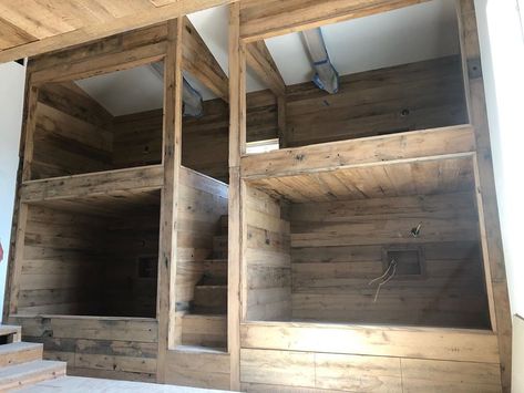 Youth Bedroom Ideas, Bedroom Bunk Bed, Built In Bunkbeds, Youth Bed, Mountain Bedroom, Built In Bunks, Youth Bedroom, Rustic Stone, Bunk Room