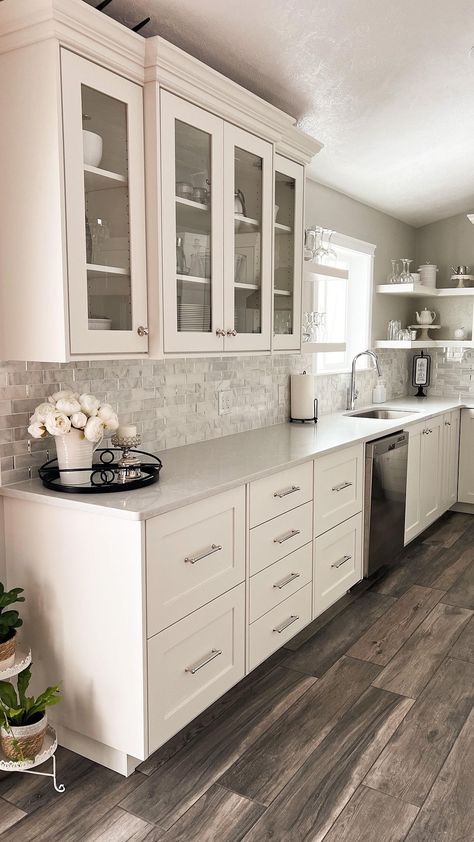 Millennial Inc Cabinetry (@millennialcabinetry) posted on Instagram: “This kitchen needed more than a post! Still amazed at this remodel! #cozykitchen #reeloftheday😍❤️ #scandanaviandesign #reellife…” • Apr 12, 2022 at 2:45pm UTC Kitchen And Dinning Room Combined, Hen Ideas, House Basement, Simple Kitchen Remodel, Custom Kitchen Island, Kitchen Layout Plans, Kitchen Decor Apartment, Kitchen Decor Themes, Decor Themes