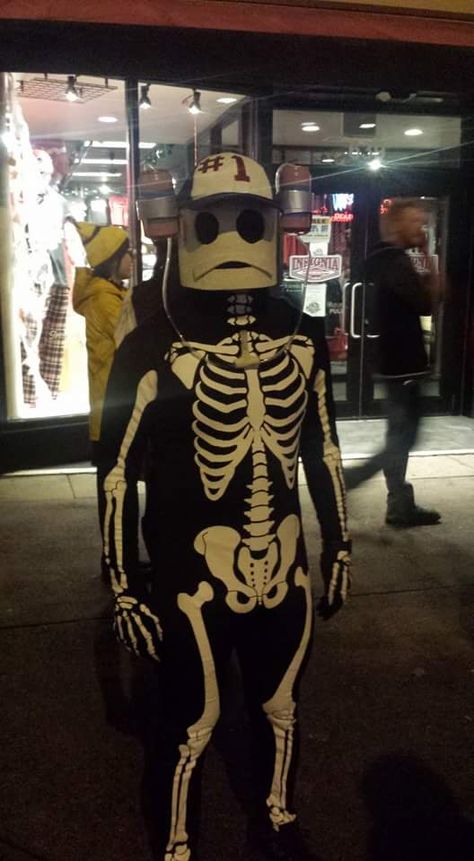 He was number one! The Best Costumes of Halloween '15 - Wow Gallery Smitty Werbenjagermanjensen, Humor Spongebob, Spongebob Halloween, Noxus League Of Legends, Spongebob Costume, 2015 Halloween Costumes, Spongebob Birthday Party, Spongebob Party, Spongebob Birthday