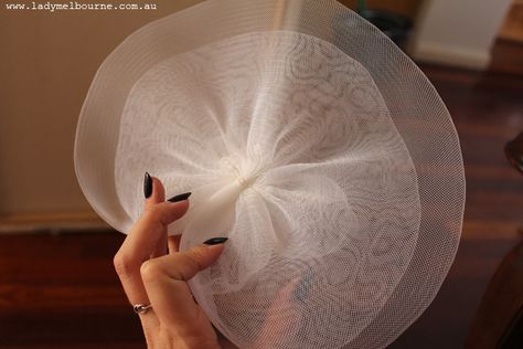 Easy Fascinators | Take a simple crinoline fascinator like this one from Lincraft that ... Derby Hats Diy, Crinoline Fascinator, Diy Fascinator, Fascinator Hats Diy, Tea Hats, Sewing Hats, Hat Tutorial, Fascinator Headband, Kentucky Derby Hats