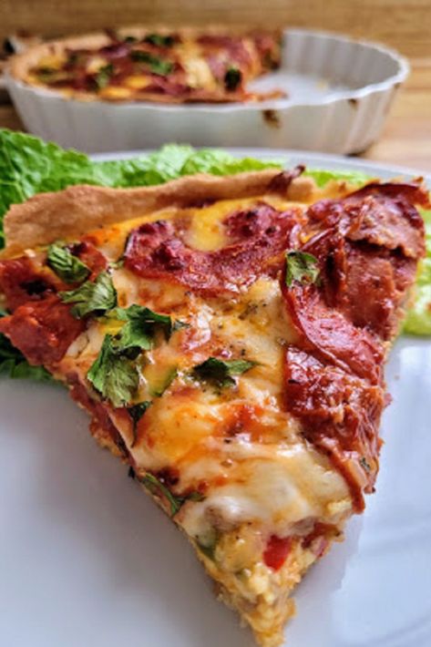 I like quiche but it is infinitely better when you turn it into meat lovers pizzahhhh! Pizza Quiche Recipes, Meat Lovers Quiche, Pepperoni And Sausage Pizza, Meat Quiche, Beef Quiche, Pizza Quiche, Tortilla Recipes, Quiche Pan, Sausage Pizza