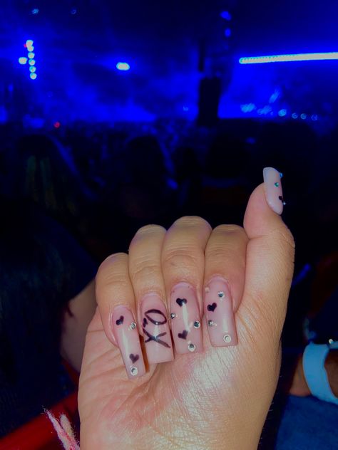 XO acrylic nails, square bling and black heart nails, The Weeknd acrylic nails. Weeknd Nail Art, Xo Weeknd Nails, The Weeknd Nail Ideas, The Weeknd Nails Design Starboy, Xotwod Nails, The Weeknd Themed Nails, Nail Ideas For Concert, The Weeknd Nails Design After Hours, Weeknd Inspired Nails