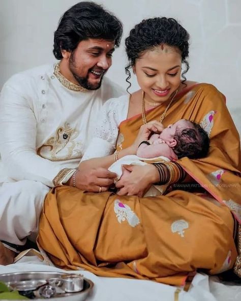 Annaprashan Baby Photoshoot, Annaprasanna Photoshoot, Namkaran Photography, Namakaranam Photos, Naming Ceremony Poses, Cradle Ceremony Stills, Naming Ceremony Photoshoot Ideas, Naming Ceremony Photography, Naming Ceremony Photos