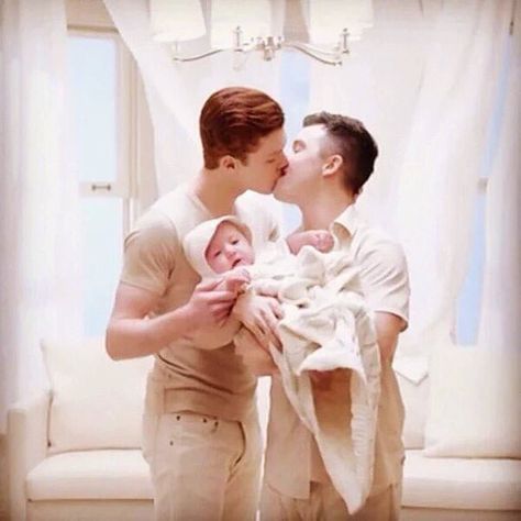 crybabylarry: “THIS IS SO BEAUTIFUL WHY WOULD THEY DELETED THIS SCENE I AM ALIVE ” Ian Gallagher Happy, Shameless Family, Shameless Season 5, Shameless Scenes, Shameless Mickey And Ian, Shameless Characters, Ian Shameless, Shameless Tv Show, Ian And Mickey