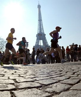 Marathon de Paris! Paris Marathon, Marathon Aesthetic, Maui Snorkeling, Paris Summer, Paris Aesthetic, Great Hobbies, Summer Games, Marathons, Bike Run