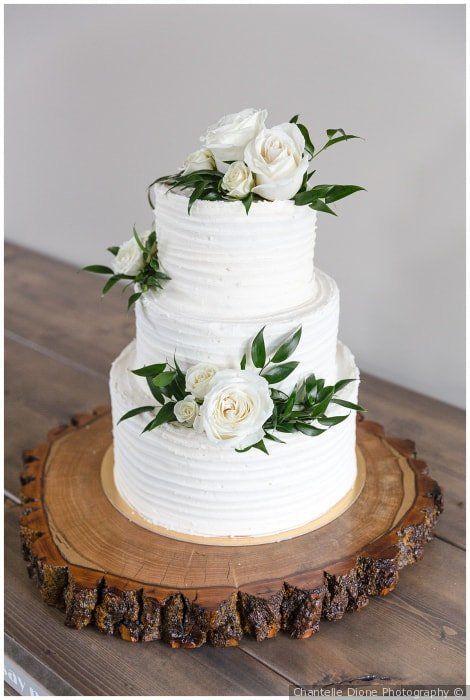 Wedding Cake White Roses, Wedding Cake Greenery, Wedding Cake White, Black And White Wedding Cake, Ruffle Wedding Cake, Roses Cake, Floral Cake Topper, Square Wedding Cakes, Cake White