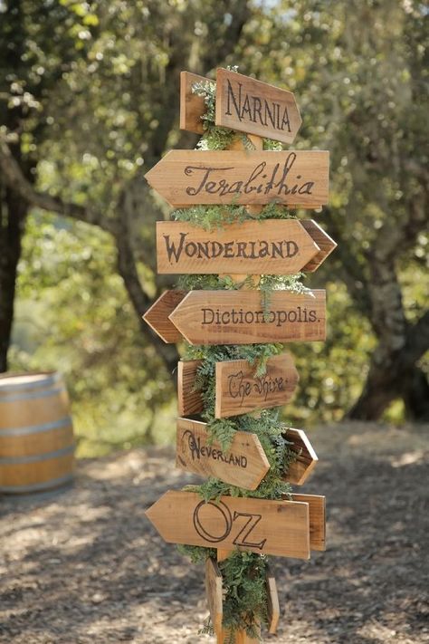 Enchanted Forest Wedding Sign with Literature Locations | Pepper Nix Photography on @eld_lauren via @aislesociety Enchanted Forest Prom, Enchanted Forest Decorations, Cinnamon Christmas, Enchanted Forest Party, Cinnamon Ornaments, Enchanted Forest Theme, Forest Birthday, Prom Themes, Forest Party