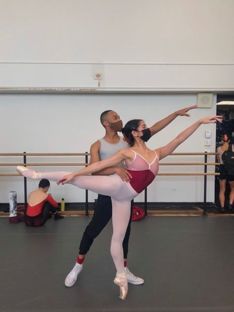 Juilliard Ballet Pointe Shoes Partnering Classical Ballet Partner Poses, Ballet Partner, Ballet Arabesque, Arabesque Ballet, Juilliard School, Partner Work, Ballet Girls, Senior Year, Arabesque