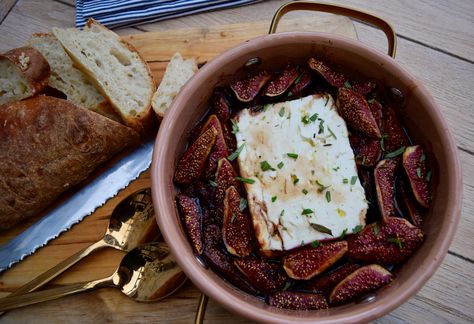 Baked Figs With Feta, Baked Feta With Honey, Appetizer Party, Christmas Appetizer, Autoimmune Paleo Recipes, French Bread Recipe, Hot Cheese, Christmas Appetizers Party, Baked Feta