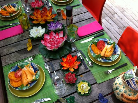 Summer Table Mats from Cambodia - Bowls Vintage Talavera - Vintage Linen Napkins - Russel Wright Dinner Plates - Flower (pool ornaments) from Thailand #table #tablesetting #tablescape #tabledecor #centerpieceideas #summertable #mundosully Thailand Table Setting, Thai Party, Thailand Night, Flower Pool, Thai Dinner, Fire Island Pines, Indian Dinner, Asian Flowers, Party Tablescapes