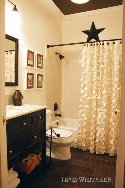 Ooooo so cute! Paint cabinet to match decor over shower!!!!!! Neutral Shower Curtain, Diy Home Decor For Apartments, Neutral Shower, Country Bathroom, Rustic Bathrooms, Guest Bathrooms, Bathroom Redo, Bad Design, The Guest