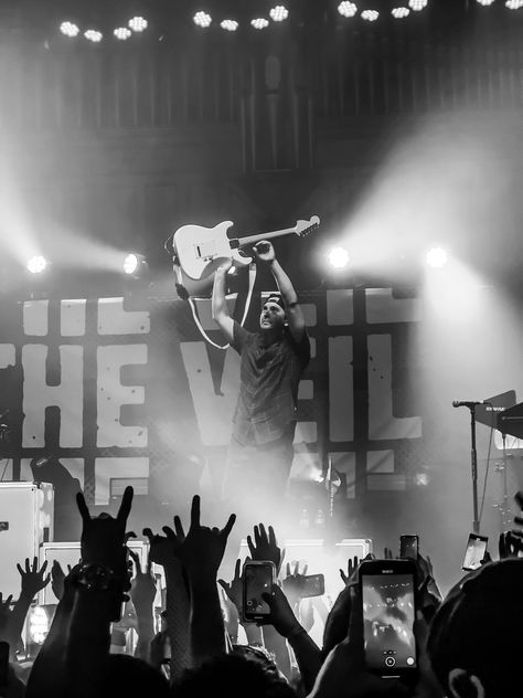 Pierce The Veil Black And White, Pierce The Veil Concert, Tour Photography, Rock Concerts, Manifestation Board, Rock Concert, Poster Designs, Pierce The Veil, A Dream Come True