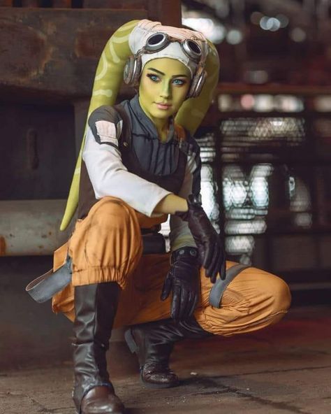 Star Wars Twilek, Hera Syndulla, Twi Lek, 2000s Cartoons, Star Wars Outfits, Star Wars Rpg, Star Wars Women, Star Wars Images, Star Wars Pictures