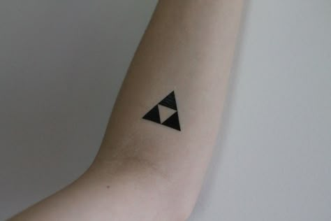 Triforce Tattoo, Nintendo Tattoo, Unique Sister Tattoos, Tattoo Ideas For Guys, Gamer Tattoos, Zelda Tattoo, Fan Tattoo, Pink Tattoo, Triangle Tattoos