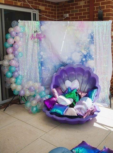 Deco Theme Marin, Mermaid Birthday Party Decorations, Mermaid Theme Birthday Party, Ariel Birthday, Sea Birthday Party, Mermaid Theme Party, Mermaid Baby Showers, Mermaid Parties, Mermaid Theme Birthday