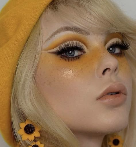 Hippie Carnaval, Rust Palette, Look Disco, Hippie Makeup, Disco Makeup, 60s Makeup, 70s Makeup, Yellow Makeup, Retro Makeup