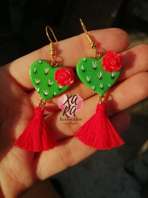 Mexican Accessories, Diy Gifts To Sell, Diy Earrings Polymer Clay, Mexican Crafts, Handmade Clay Jewelry, Mexican Jewelry, Polymer Clay Jewelry Diy, Hand Painted Jewelry, Clay Jewelry Diy