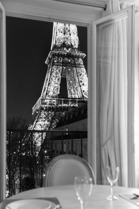 Paris Chic, Ysl Heels, Paris Aesthetic, Dark Feminine, Black And White Aesthetic, The Eiffel Tower, Night Aesthetic, Black And White Pictures, Black & White