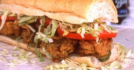 This recipe was given to us by the popular Parkway Bakery & Tavern in New Orleans. Freshly fried oysters seasoned with a mix of garlic and cayenne are sandwiched between crusty bread and topped with crisp lettuce and tomato. Dove Recipes, Fried Oyster, The Peacemaker, Oyster Recipes, Fried Oysters, Louisiana Recipes, Burgers Sandwiches, Best Sandwich, Cajun Recipes