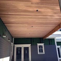 Porch Ceiling Ideas, Front Balcony Design, Patio Ceiling Ideas, Slat Ceiling, Porch Update, Garden Beds Diy, Porch Ceiling Lights, Deck Ceiling, Patio Ceiling