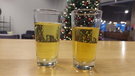 null Vanilla Mead Recipe, Christmas Mead Recipe, Mead Recipes, Homemade Wine Recipes, Mead Recipe, Honey Water, Apple Chips, Homemade Wine, Ginger And Cinnamon