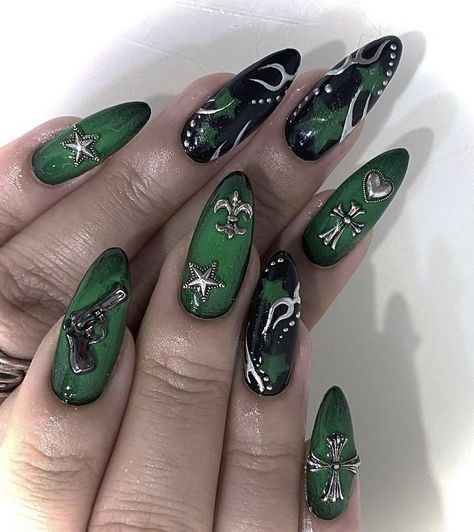 Dark Green And Black Nails, Gothic Nails Short, Short Gothic Nails, Green And Black Nails, Trendy Nails Ideas, Nails Gothic, Gothic Nails, Goth Nails, Dark Colours